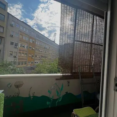 Central Apartment * סקופיה