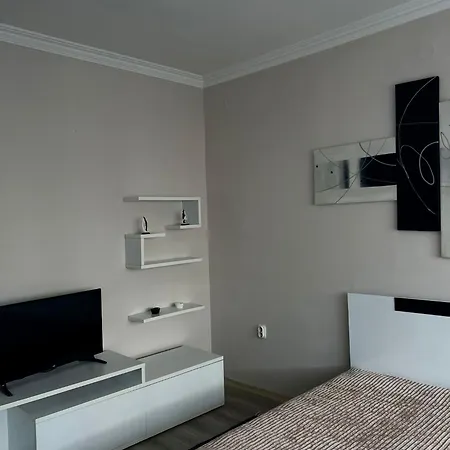 Central Apartment * סקופיה
