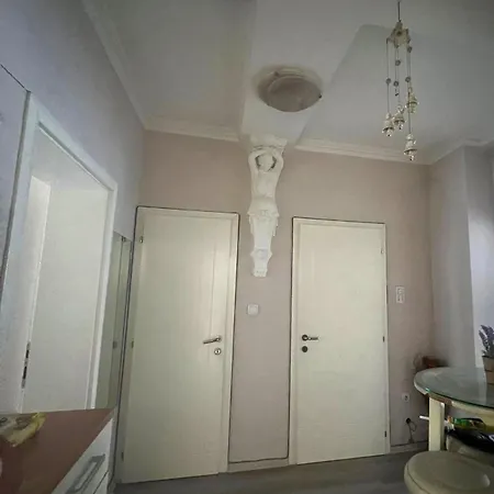 Central Apartment *