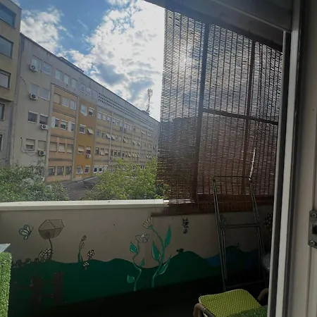 Central Apartment *